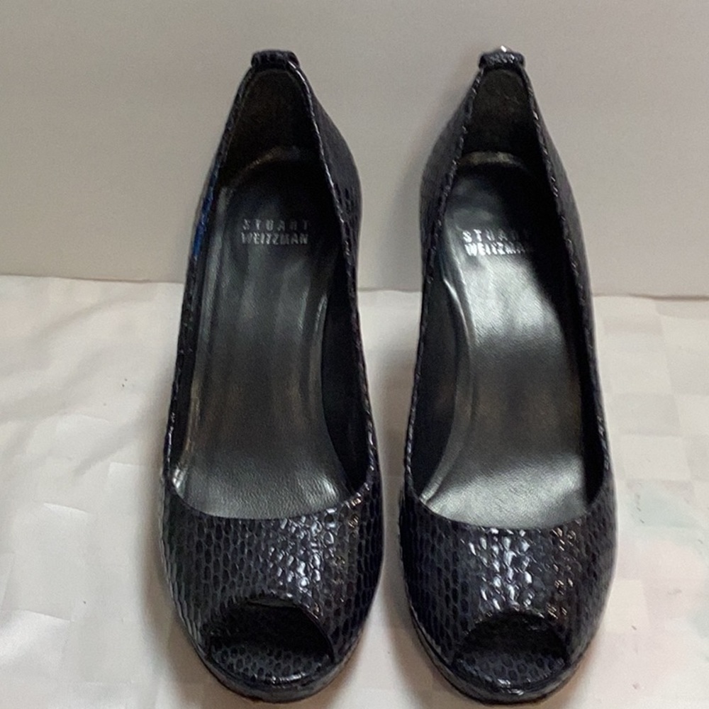 Stuart Weitzman, size 6.5, navy blue, peep toe, 3” heel